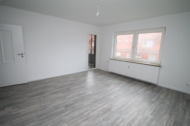 Emden - Barenburg: Moderne 3-Zimmer-Wohnung im II OG mit Balkon! Emden - Barenburg: Moderne 3-Zimmer-Wohnung im II OG mit Balkon!